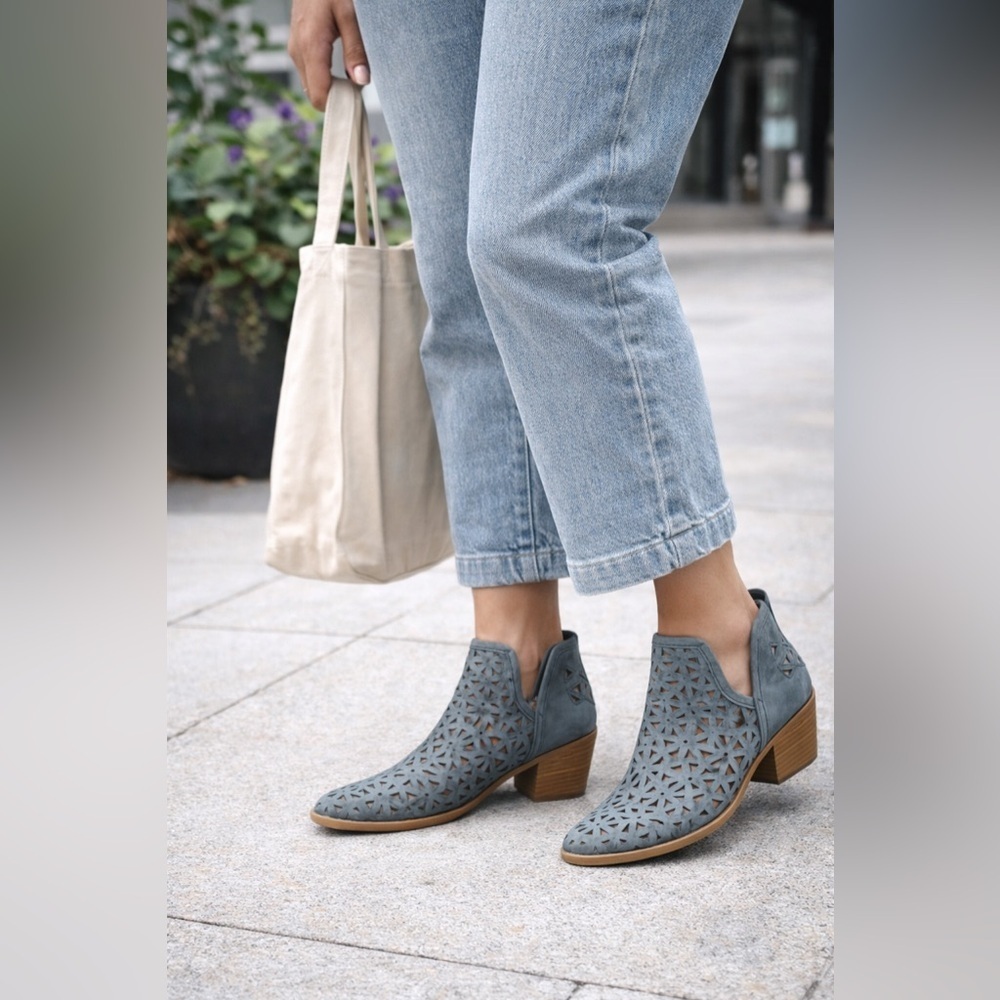 Musse & Cloud Leather Cutout Booties 7 Teal Stacked Heel